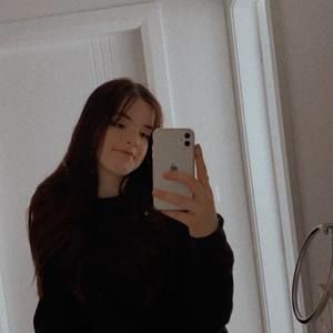 Meet your Posher, Cass